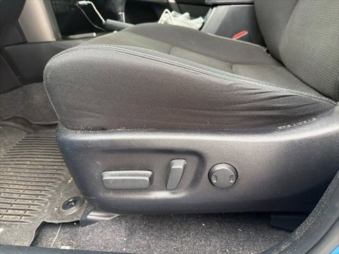 Used 2018 Toyota RAV4 XLE image 9