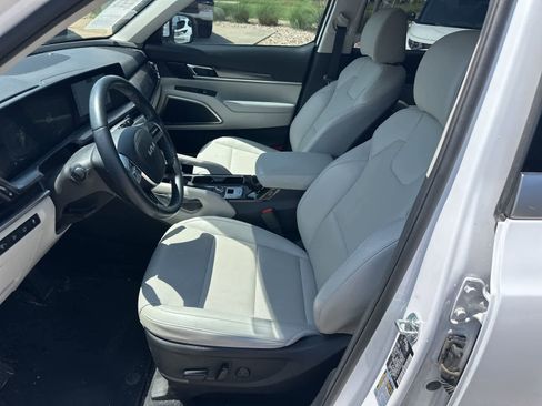 Used 2025 Kia Telluride S AWD/4WD image 31