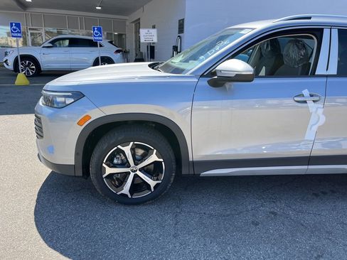 New 2026 Volkswagen Tiguan SE image 19