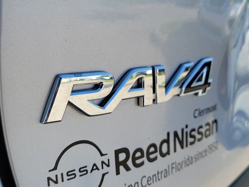 Used 2025 Toyota RAV4 XLE FWD image 12