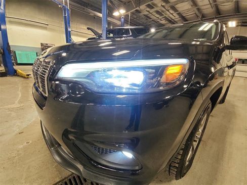 Used 2020 Jeep Cherokee Latitude Plus image 29