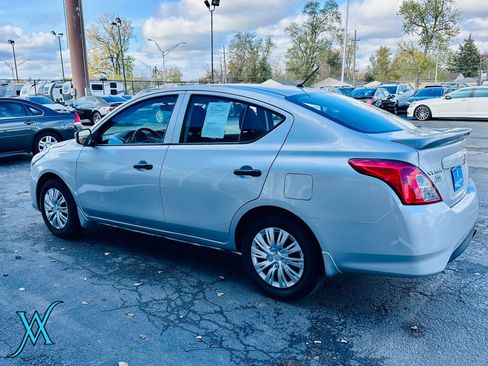 Used 2019 Nissan Versa S Plus FWD image 5