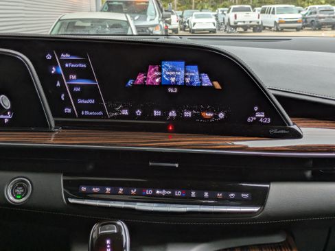 Used 2021 Cadillac Escalade Premium Luxury w/ Driver Assist Tech Package image 5