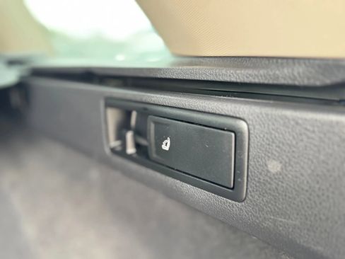 Used 2018 Volkswagen Golf S image 30