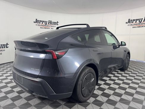 Used 2026 Tesla Model Y AWD image 6