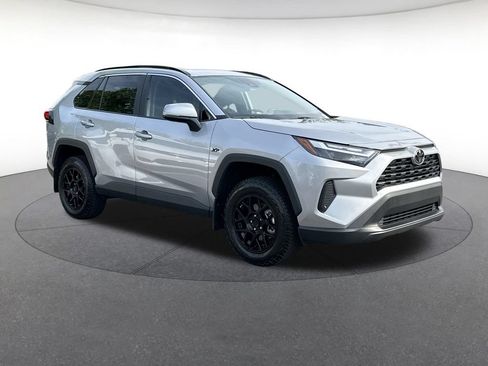Used 2025 Toyota RAV4 XLE w/ Convenience Package FWD image 8