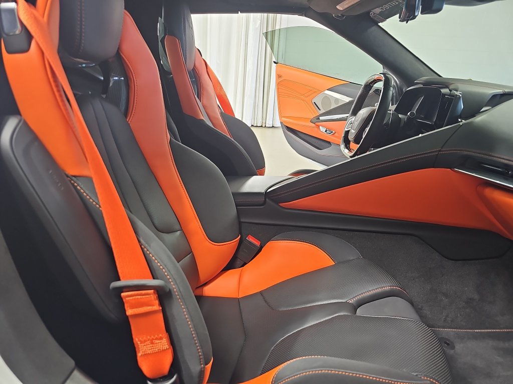 Used 2025 Chevrolet Corvette Z06 RWD image 13