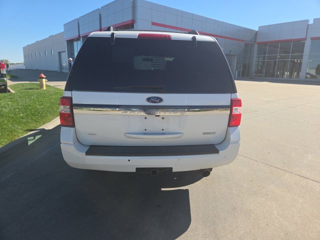 Used 2017 Ford Expedition XLT w/ Equipment Group 202A AWD/4WD image 5