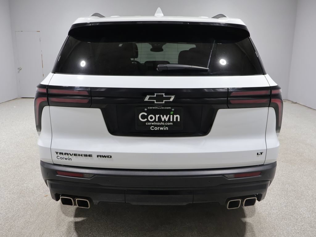 Used 2024 Chevrolet Traverse LT w/ Midnight/Sport Edition AWD/4WD image 3