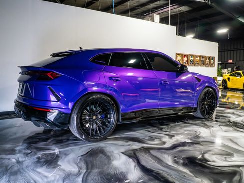 Used 2021 Lamborghini Urus image 7