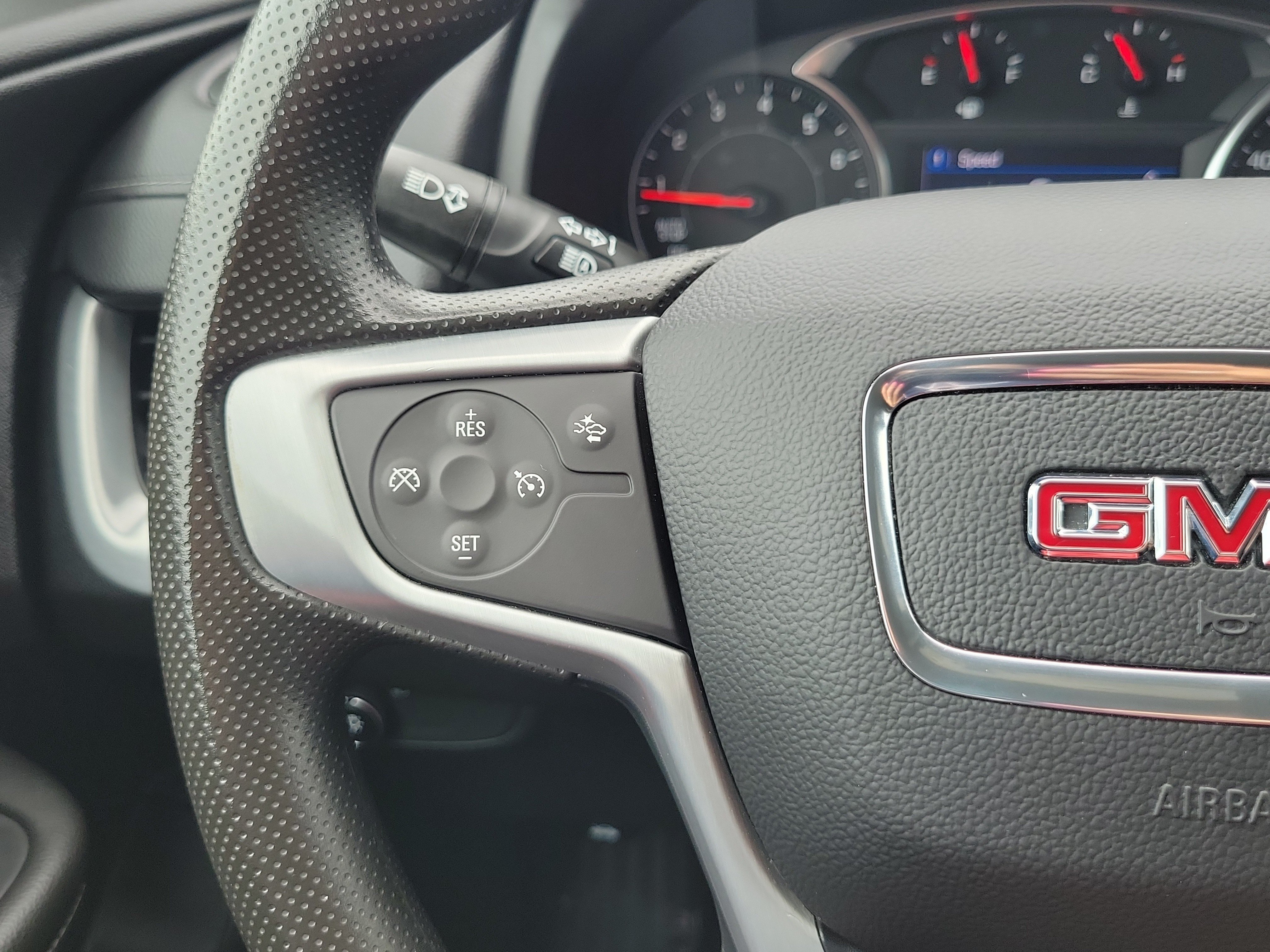 Used 2024 GMC Terrain SLE w/ Driver Convenience Package FWD image 19