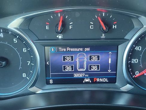 Used 2023 Chevrolet Equinox RS FWD image 28