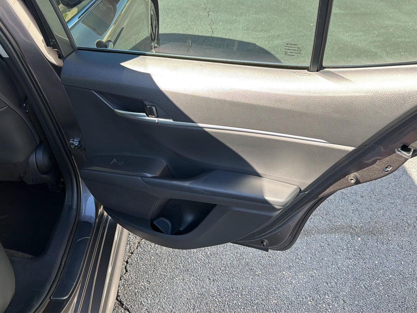 Used 2023 Toyota Camry SE FWD image 15