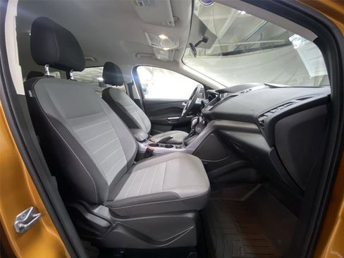 Used 2016 Ford Escape SE w/ Equipment Group 201A image 28