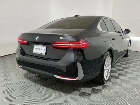 Certified 2025 BMW 530i w/ Premium Package RWD image 5