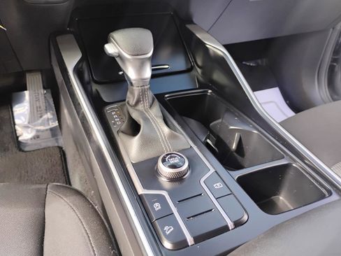 Used 2023 Kia Sorento LX image 18