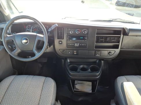 Used 2017 Chevrolet Express 2500 image 10