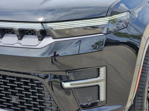 New 2026 Jeep Grand Wagoneer Limited AWD/4WD image 10