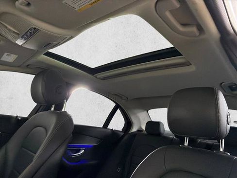 Used 2021 Mercedes-Benz C 300 Sedan image 2