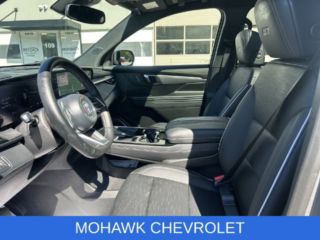 Used 2025 Buick Enclave Sport Touring w/ Power Package AWD/4WD image 20