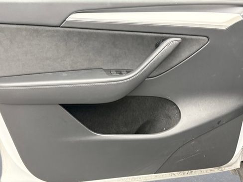 Used 2023 Tesla Model Y Long Range image 9