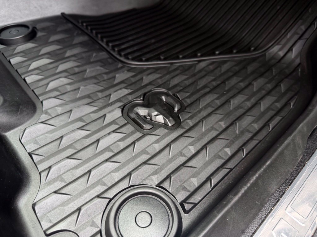 Used 2020 RAM 1500 Laramie AWD/4WD image 36