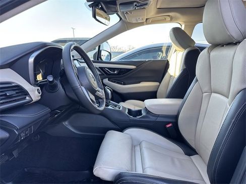 Used 2025 Subaru Outback Limited image 11