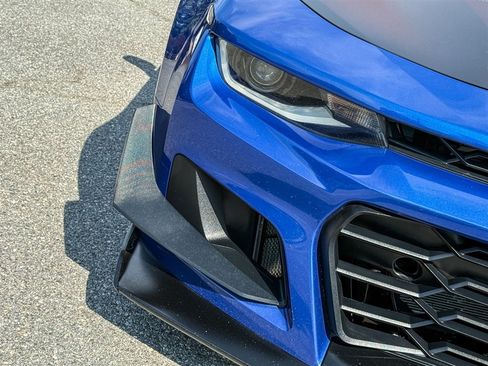 Used 2022 Chevrolet Camaro ZL1 RWD image 11
