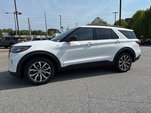 New 2026 Ford Explorer ST-Line image 6