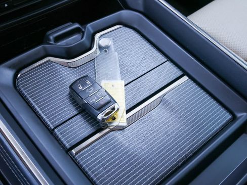 Used 2019 RAM 1500 Limited AWD/4WD image 19