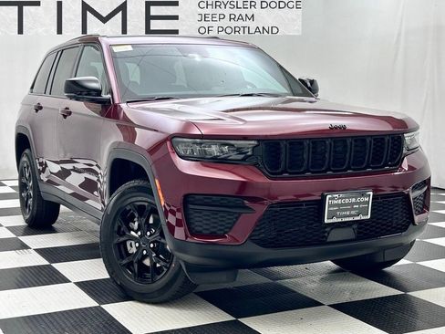 New 2025 Jeep Grand Cherokee Altitude image 1