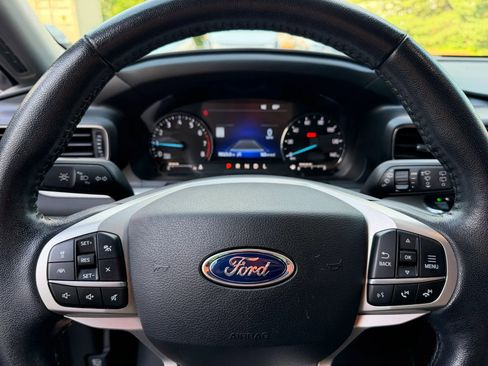 Used 2021 Ford Explorer XLT w/ Equipment Group 202A RWD image 25