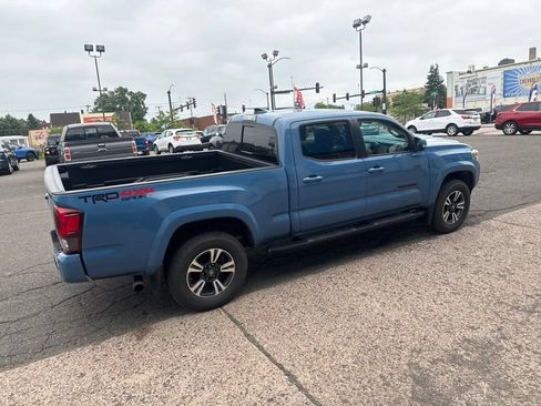 Used 2019 Toyota Tacoma TRD Sport w/ TRD Premium Sport Package AWD/4WD image 10