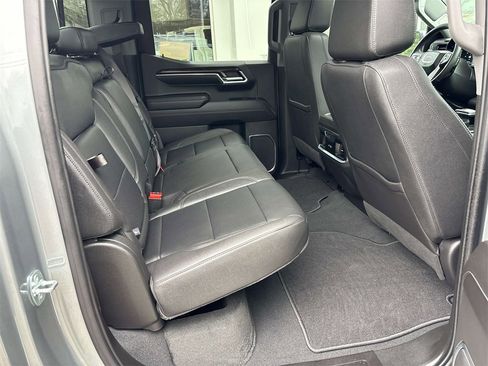 Used 2023 GMC Sierra 1500 SLT w/ SLT Convenience Package image 16