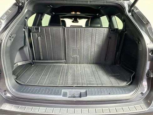 Used 2023 Toyota Highlander XSE FWD image 33