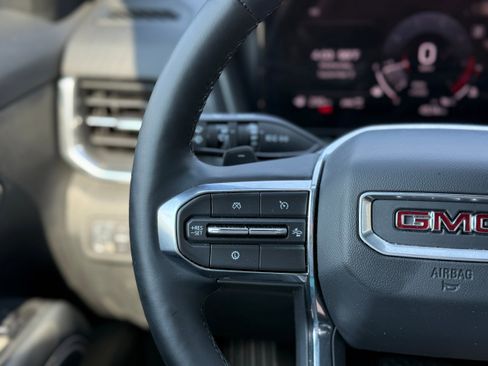 Used 2025 GMC Terrain Elevation w/ Technology Package II image 14