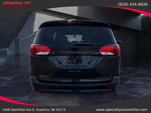 Used 2019 Chrysler Pacifica Limited w/ S Appearance Package image 3