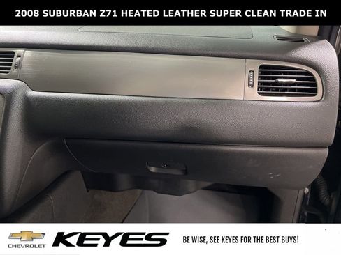 Used 2008 Chevrolet Suburban LT image 25
