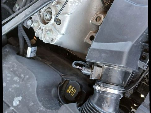 Used 2017 Land Rover Range Rover Sport HSE image 9