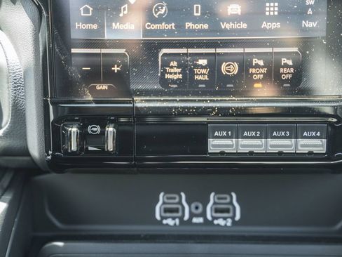 New 2026 RAM 2500 Laramie AWD/4WD image 27