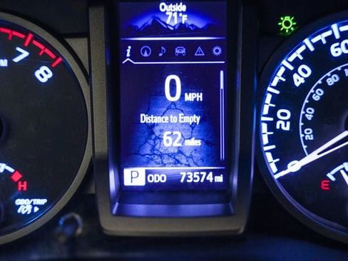 Used 2019 Toyota Tacoma TRD Sport w/ Technology Package RWD image 9