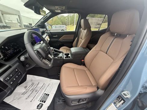 New 2025 Toyota 4Runner Limited image 13