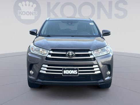 Used 2019 Toyota Highlander XLE AWD/4WD image 11