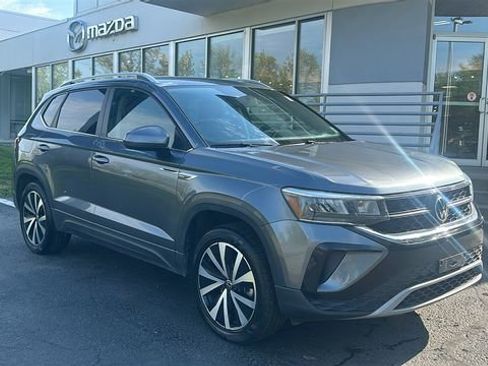 Used 2022 Volkswagen Taos SE AWD/4WD image 3