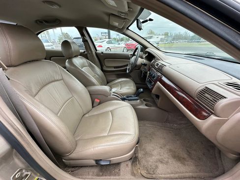 Used 2002 Chrysler Sebring LXi image 13