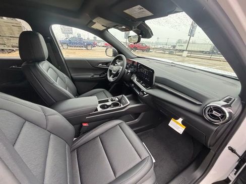 New 2026 Chevrolet Equinox LT w/ Convenience Package II FWD image 16