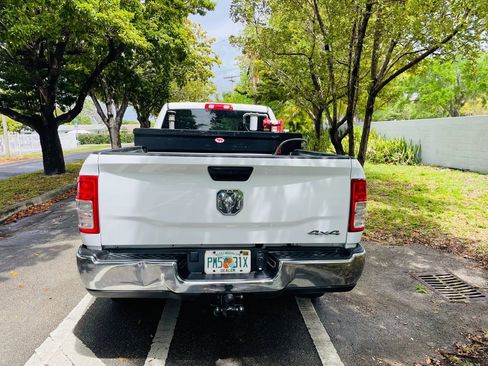 Used 2022 RAM 3500 Tradesman w/ Chrome Appearance Group image 4
