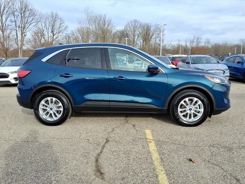 Certified 2020 Ford Escape SE image 9