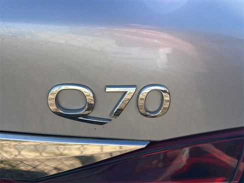 Used 2015 INFINITI Q70 3.7 image 9