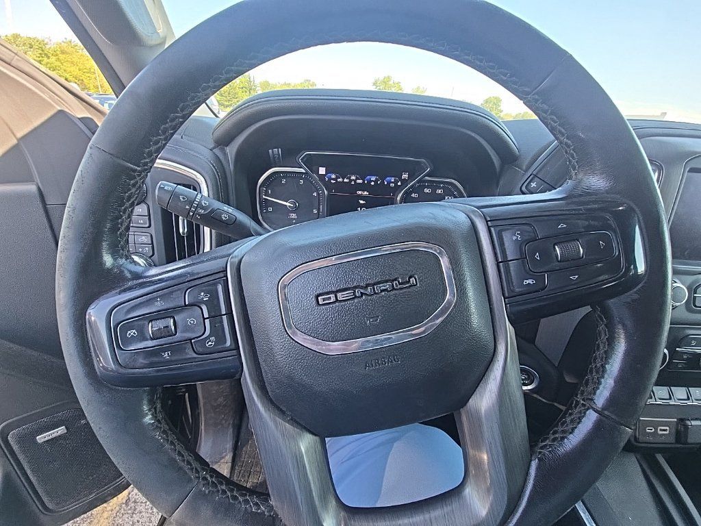 Used 2022 GMC Sierra 3500 Denali AWD/4WD image 3